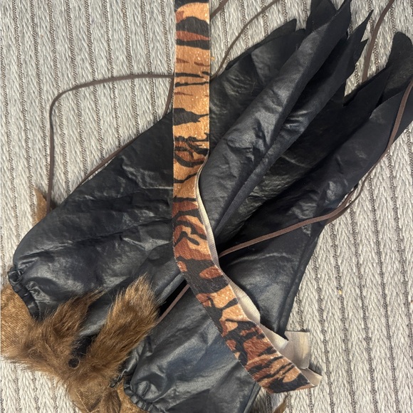 Cave woman costume - Picture 7 of 11